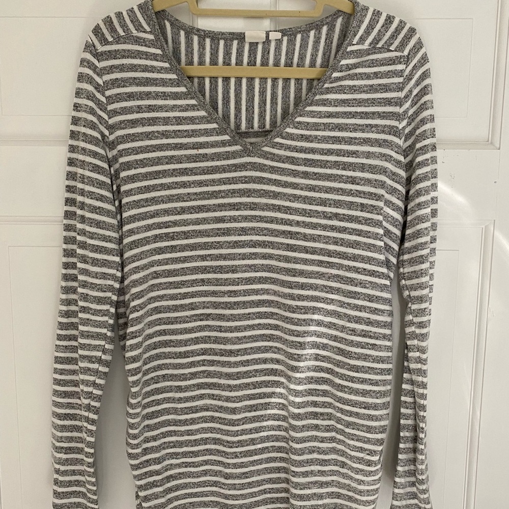 Gap maternity long sleeve shirt.